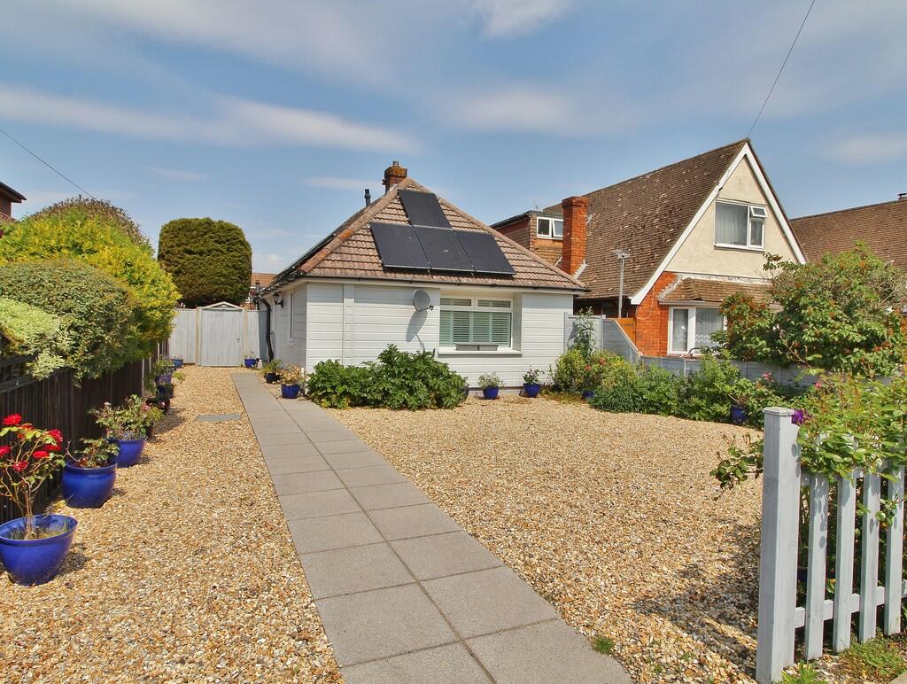 2 bedroom detached bungalow for sale in Sea View Road, Hayling Island, PO11