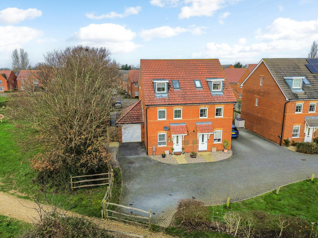 3 bedroom semidetached house for sale in Daffodil Way, Denvilles, Havant, PO9