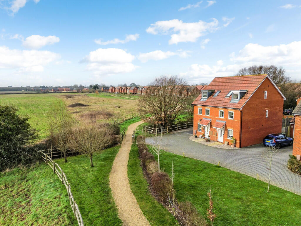 4 bedroom semidetached house for sale in Daffodil Way, Denvilles, Havant, PO9