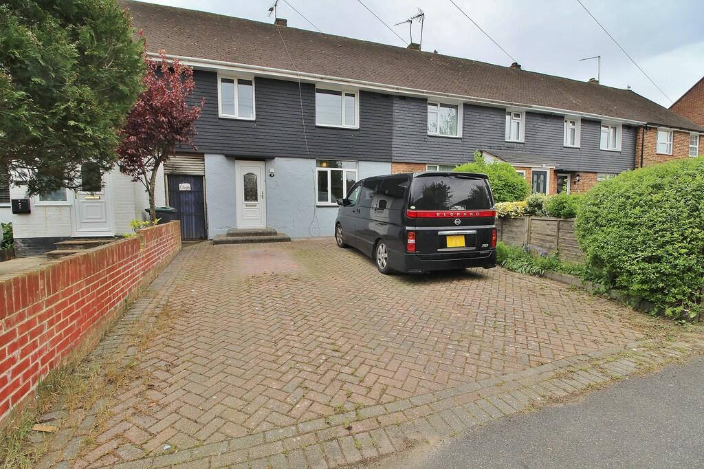 3 bedroom terraced house for sale in St. Michaels Road, Bedhampton, PO9