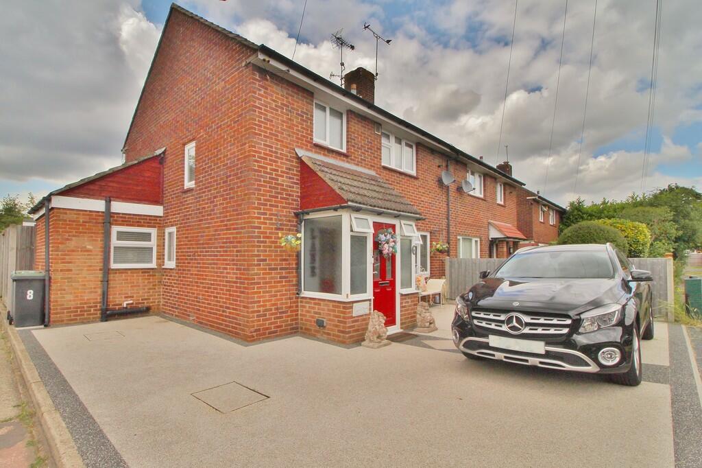 3 bedroom semidetached house for sale in Dockenfield Close, Havant, PO9