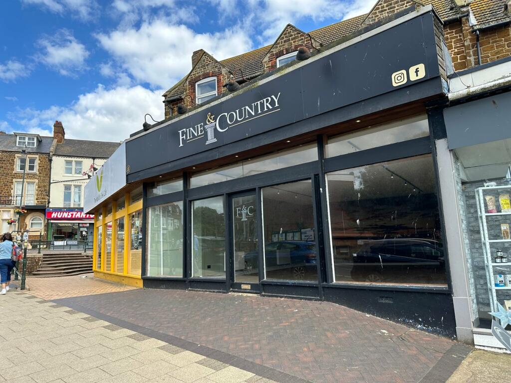 Commercial property for rent in 8 Greevegate, Hunstanton, PE36