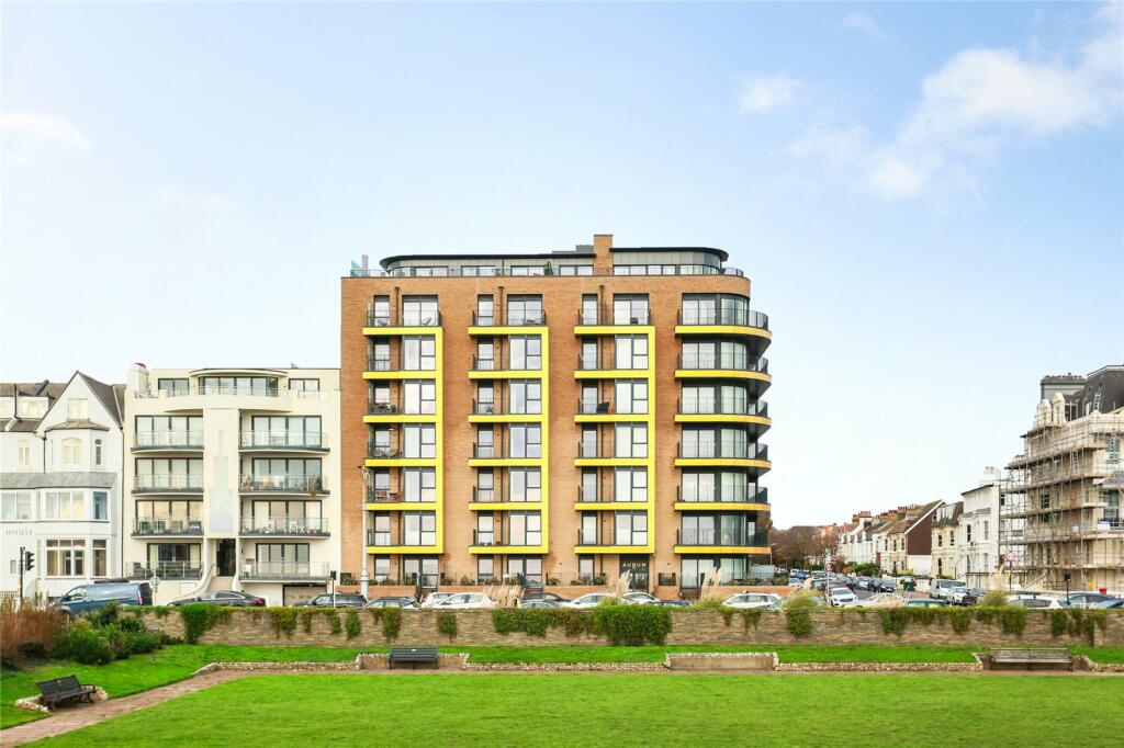 2 bedroom apartment for rent in Kingsway, Hove, East Sussex, BN3