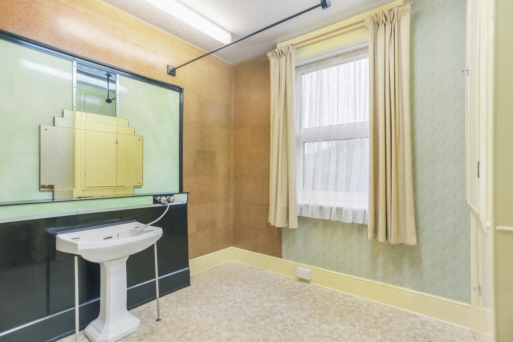 Additional property image - Vale Road, Portslade, Brighton, BN41
