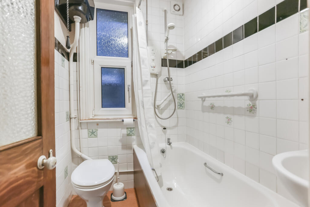 Additional property image - Vale Road, Portslade, Brighton, BN41