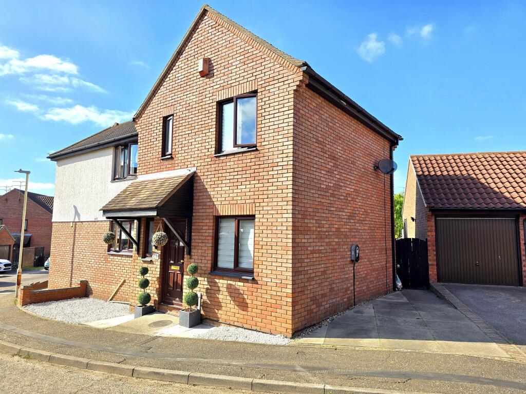 Main image of property: Hallowell Down, South Woodham Ferrers, Essex