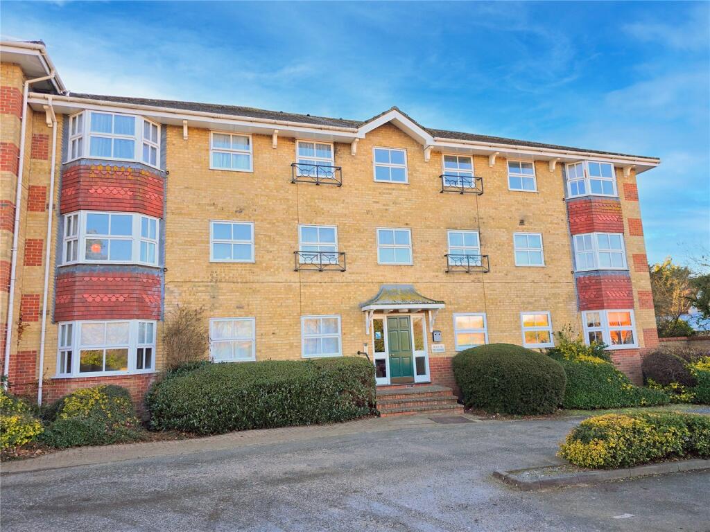 Main image of property: Wayletts, Leigh-on-Sea, Essex, SS9