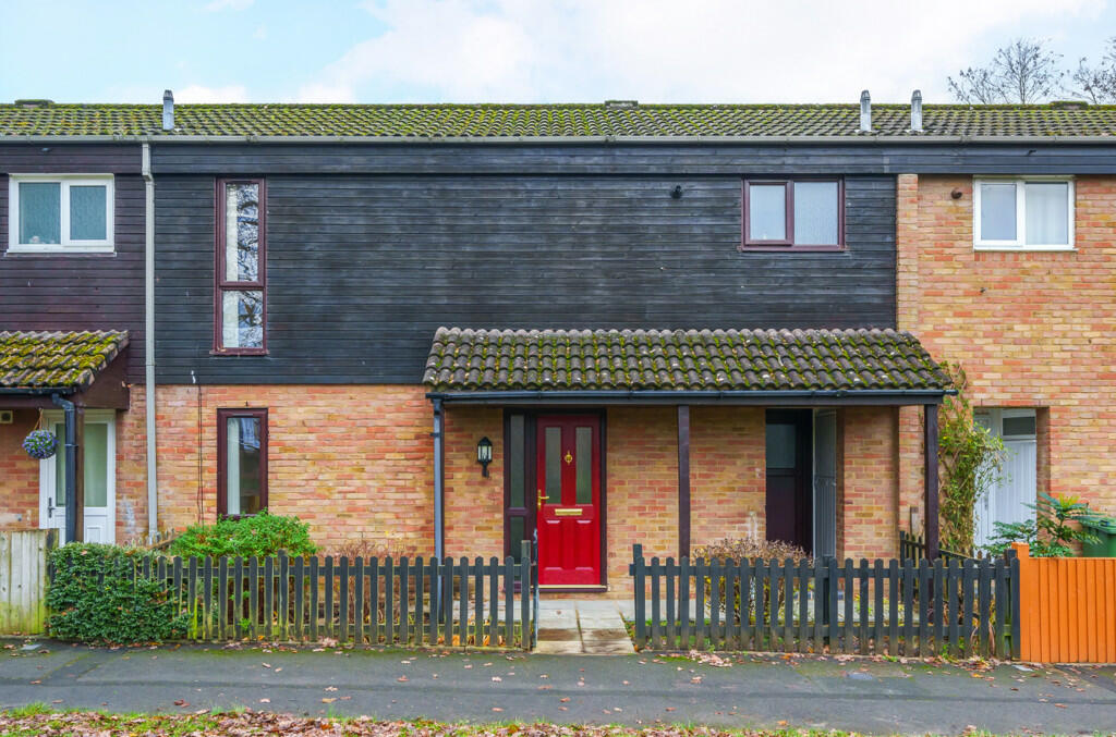 3 bedroom terraced house for sale in Oakengates, Bracknell, Berkshire, RG12