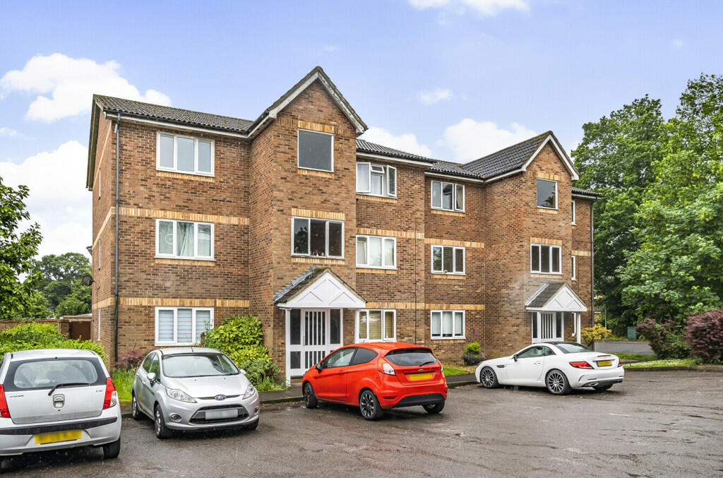 1 bedroom apartment for sale in Simmonds Close, Bracknell, Berkshire, RG42