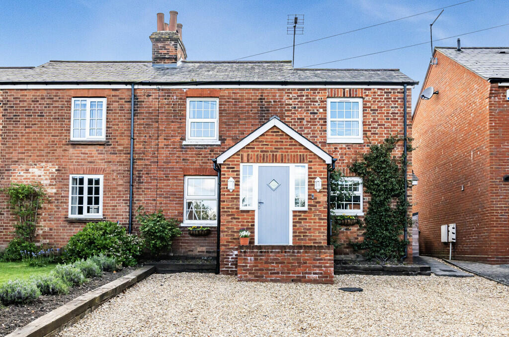 3 bedroom semidetached house for sale in Albert Cottages, Emmets Nest