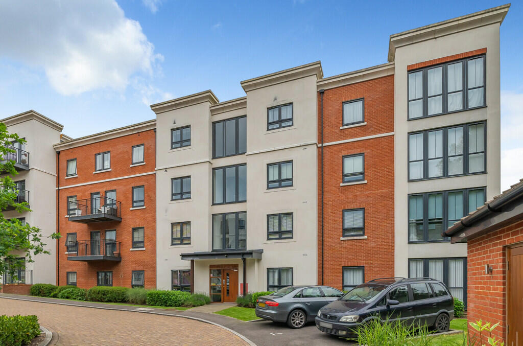 2 bedroom apartment for sale in London Road, Binfield, Bracknell, RG42