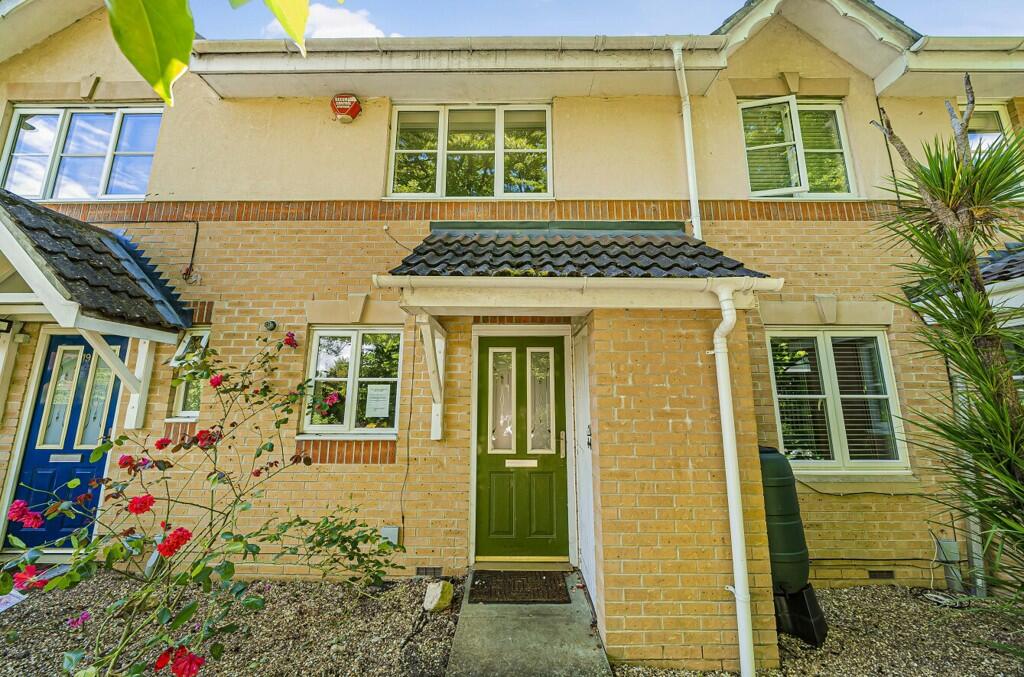 2 bedroom terraced house for sale in Fitzroy Close, Bracknell