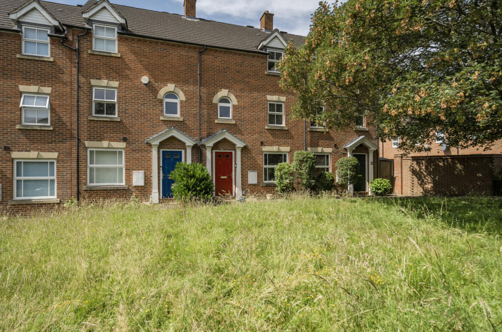 Main image of property: Sycamore Rise, Bracknell, Berkshire