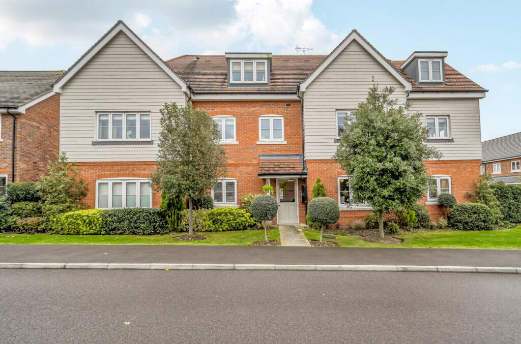 Main image of property: Crayford Mead, Warfield, Bracknell