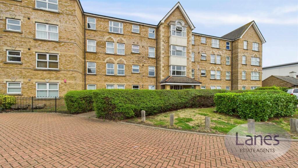 Main image of property: Cobham Close, Enfield, EN1