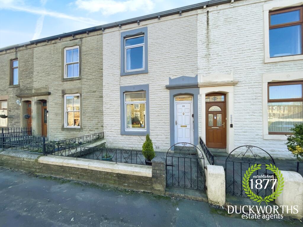 3 bedroom terraced house for sale in Harwood Road, Rishton, BB1 4EA, BB1