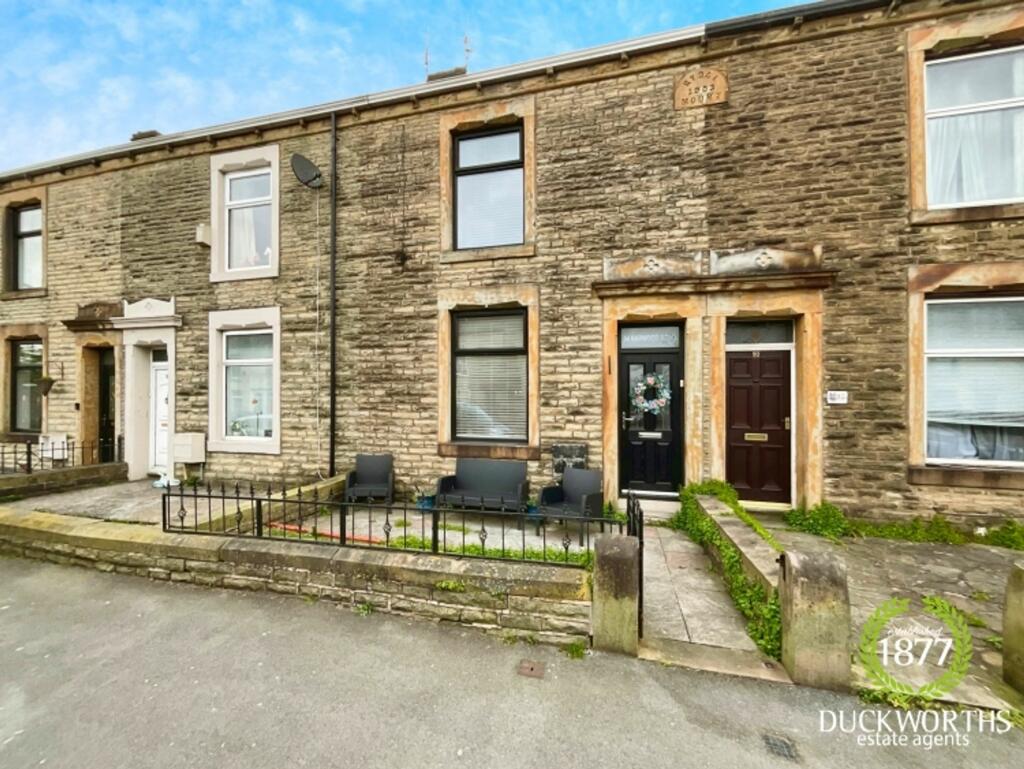 4 bedroom terraced house for sale in Harwood Road, Rishton, BB1