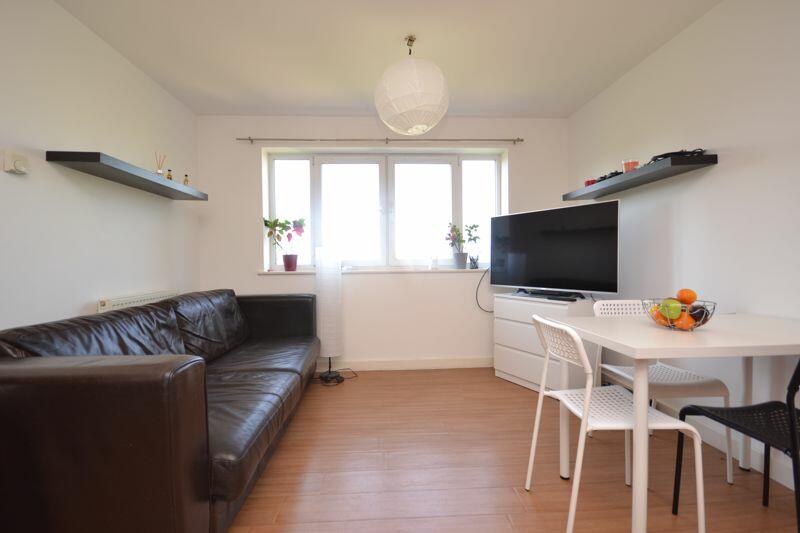 1 bedroom flat for rent in One Bedroom Flat To Let - Flanders Court, Luther King Close, E17 - £1600 PCM , E17