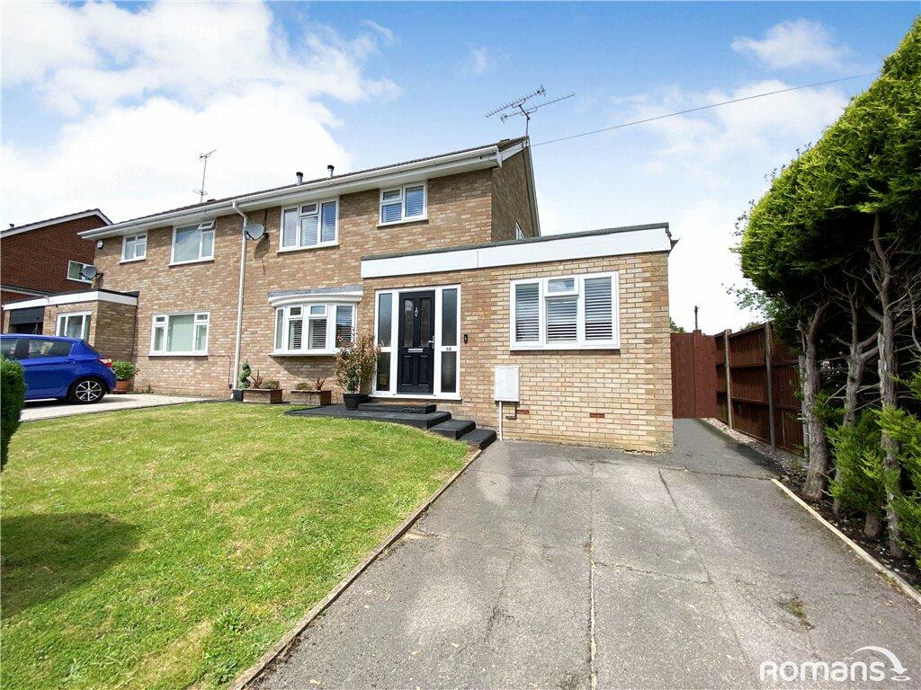 3 bedroom semidetached house for sale in Lymington Avenue, Yateley
