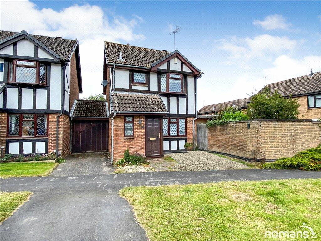 3 bedroom link detached house for sale in Ryves Avenue, Yateley