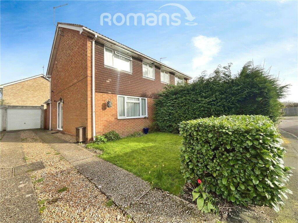 3 bedroom semidetached house for sale in Millins Close, Owlsmoor