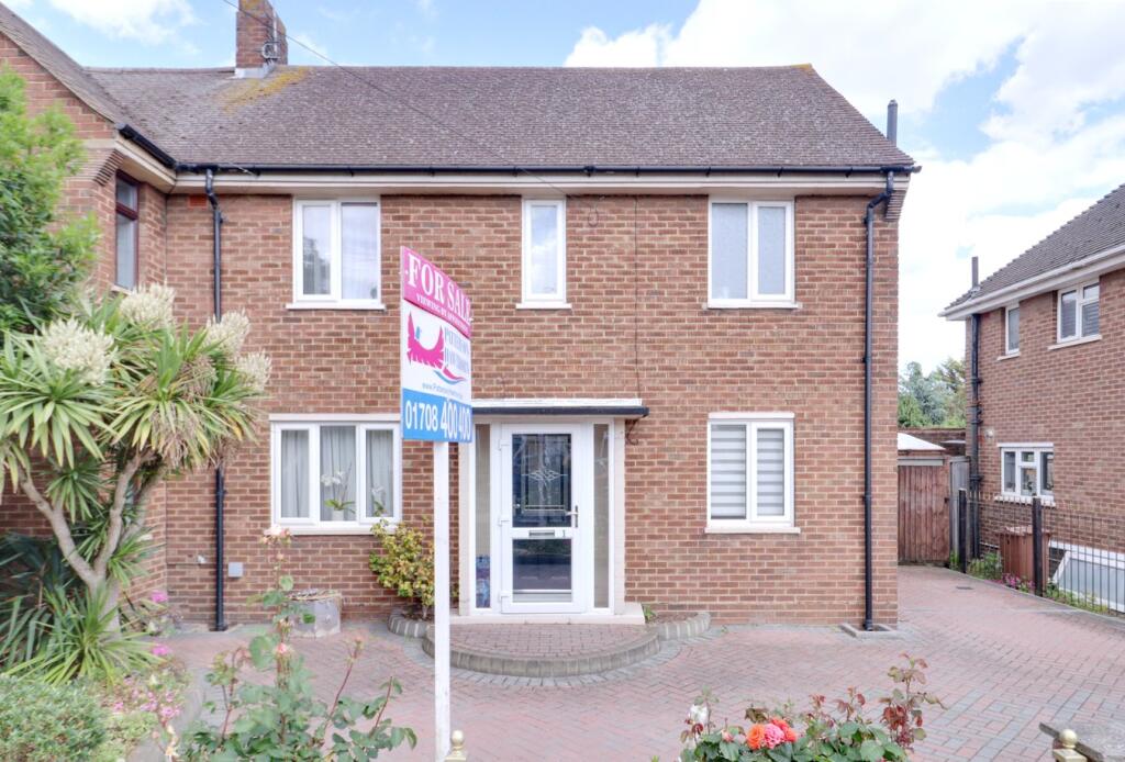 Main image of property: Crescent Road, Aveley, RM15