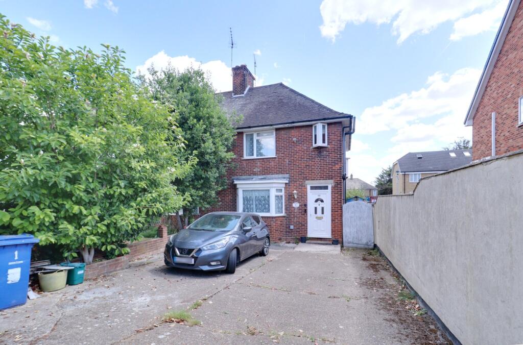 Main image of property: Park Lane, Aveley, South Ockendon, RM15