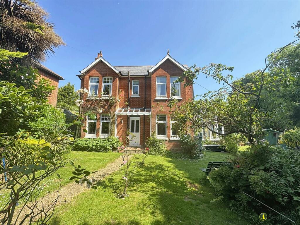 3 bedroom detached house for sale in High Street, Wootton Bridge, Ryde