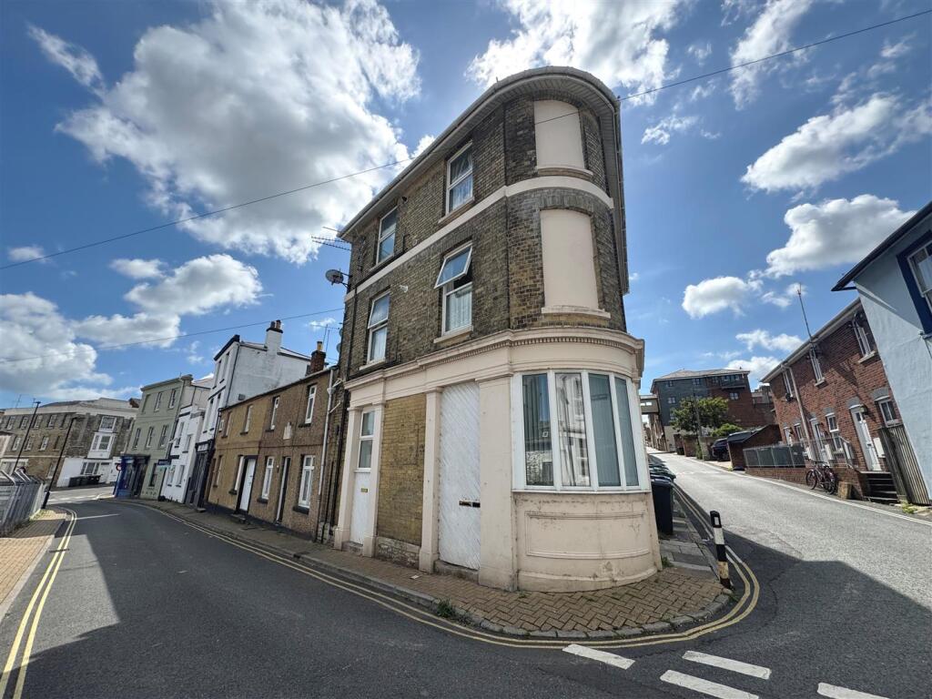 Main image of property: Castle Street, Ryde, PO33 2EQ