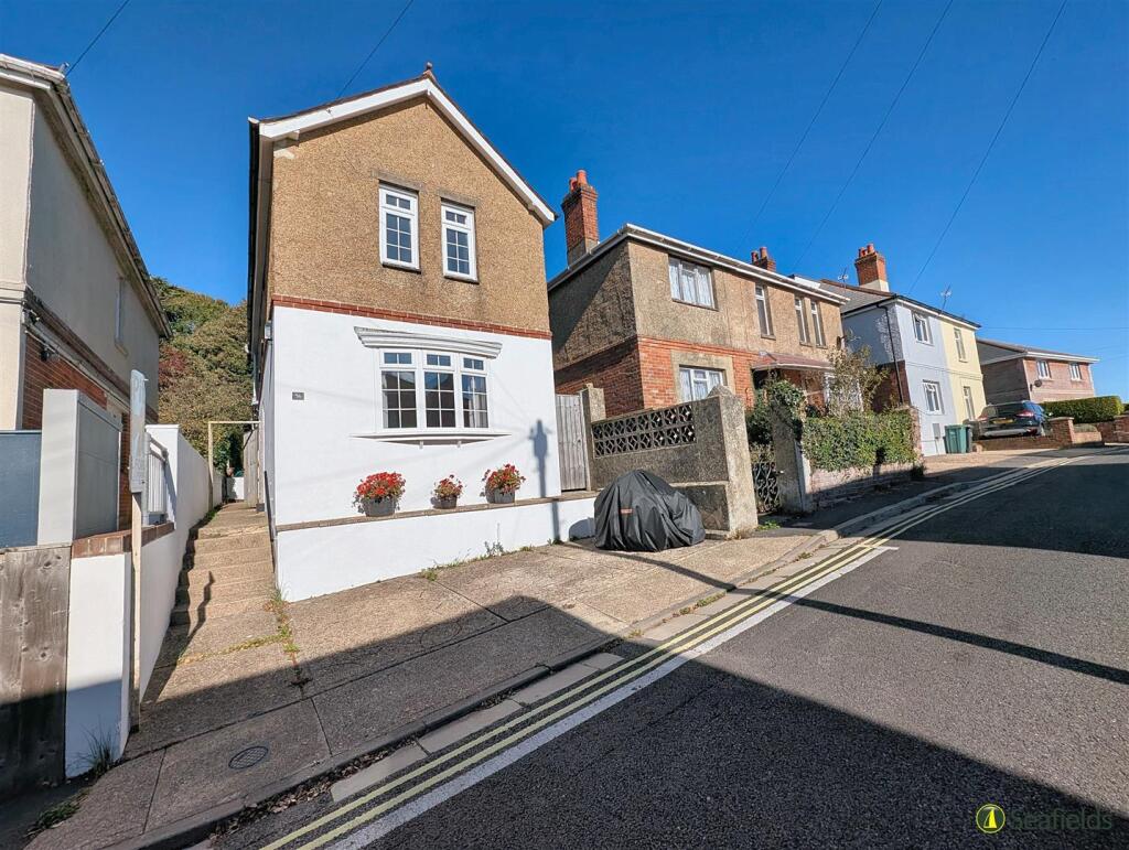 Main image of property: Colenutts Road, Ryde, PO33 3HS