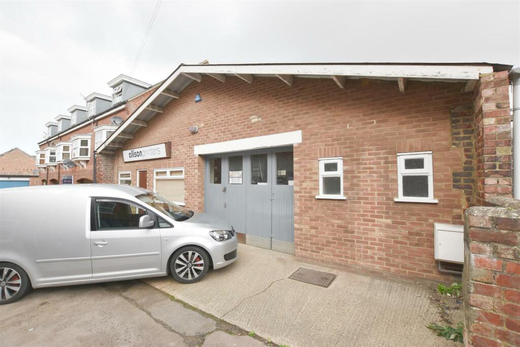 Commercial property for rent in Thrift Street, Wollaston