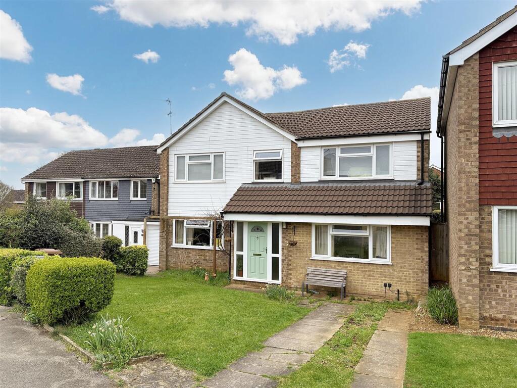 Main image of property: Dowthorpe Hill, Earls Barton