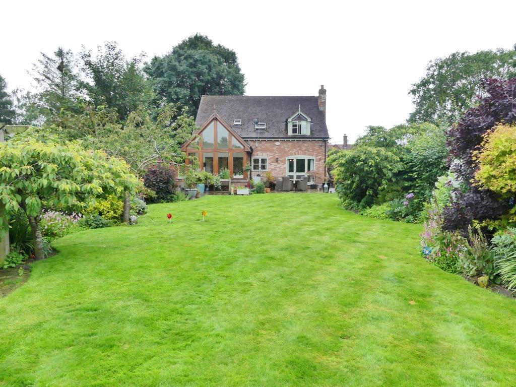 3 bedroom detached house for sale in Nantwich Road, Wrenbury, Cheshire, CW5
