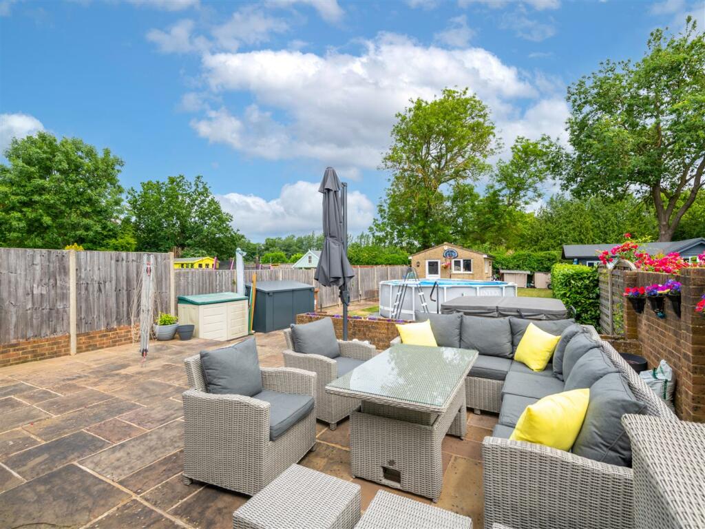 4 bedroom semidetached house for sale in Fairhaven Road, Redhill, RH1