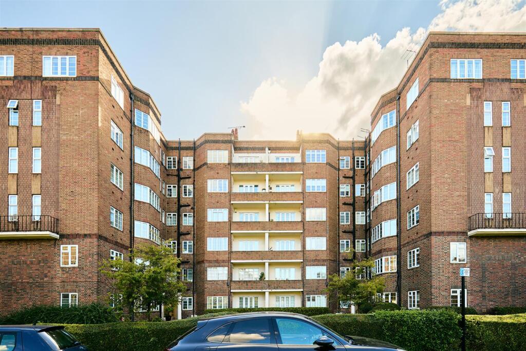 Main image of property: Chiswick Village, Chiswick, W4