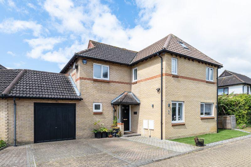 4 bedroom link detached house for sale in Morrell Close, Shenley Church