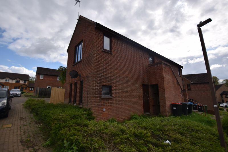 Main image of property: Robertson Close, Milton Keynes