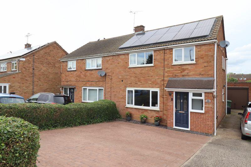 3 bedroom semidetached house for sale in Forfar Drive, Bletchley