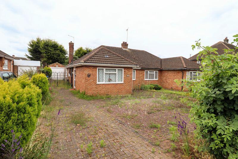 2 bedroom bungalow for sale in Shenley Road, Bletchley, Milton Keynes, MK3
