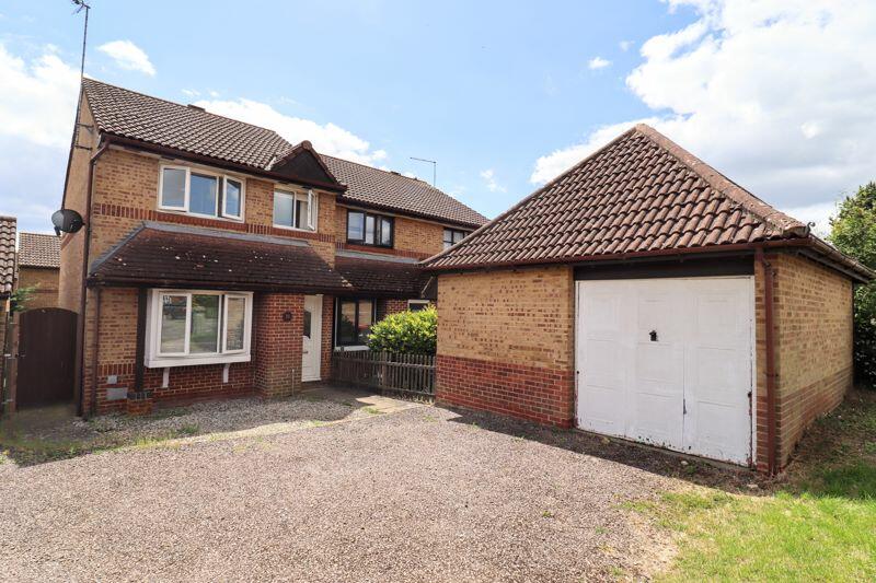 3 bedroom end of terrace house for sale in Chepstow Drive, Bletchley