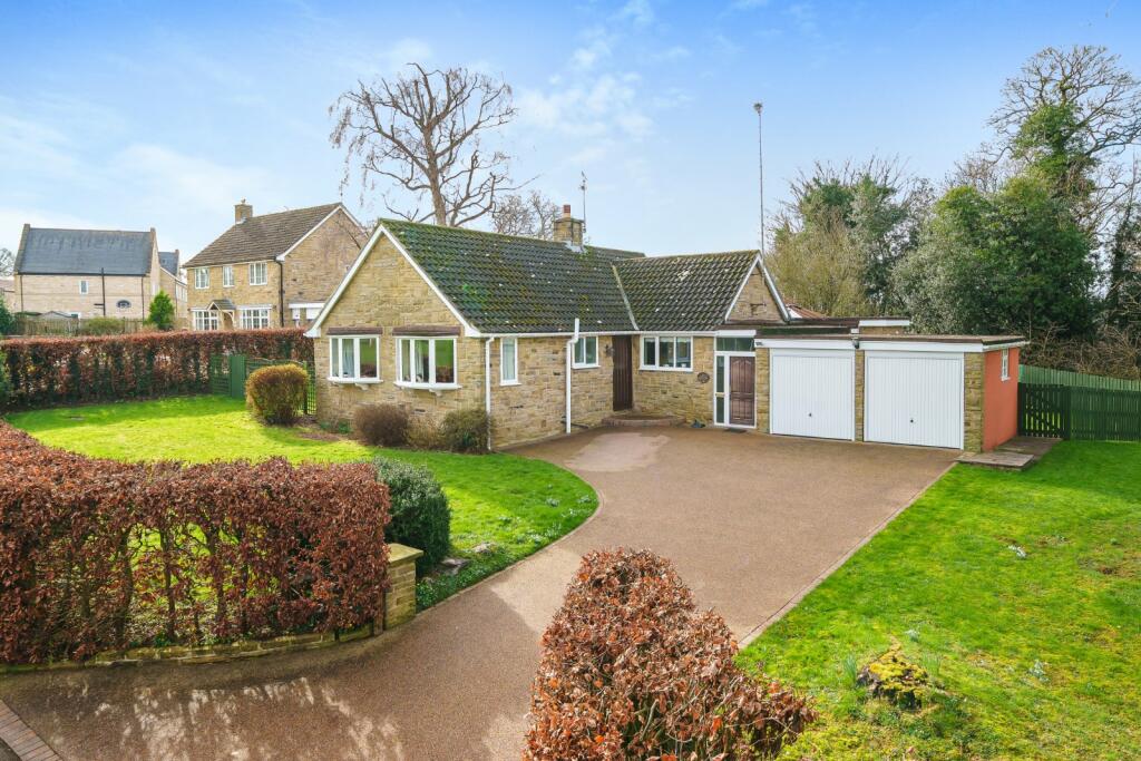 3 bedroom bungalow for sale in Freely Lane, Bramham, Wetherby, West Yorkshire, LS23