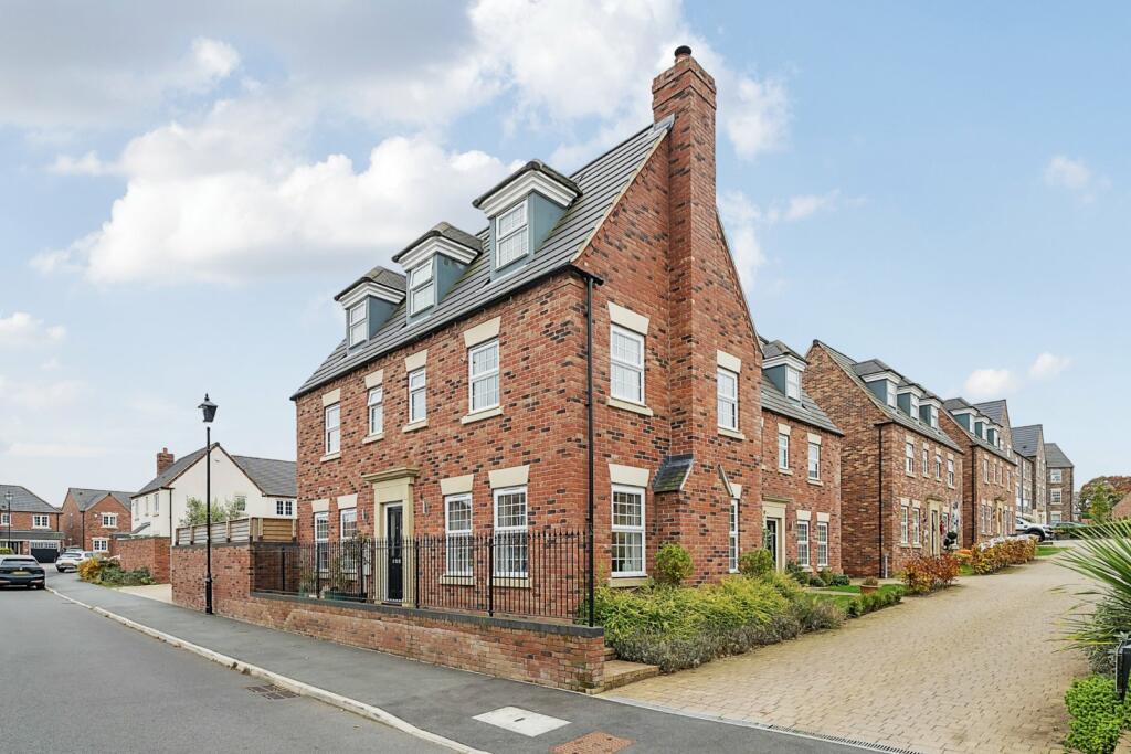 4 bedroom semidetached house for sale in Pentagon Way, Wetherby, West