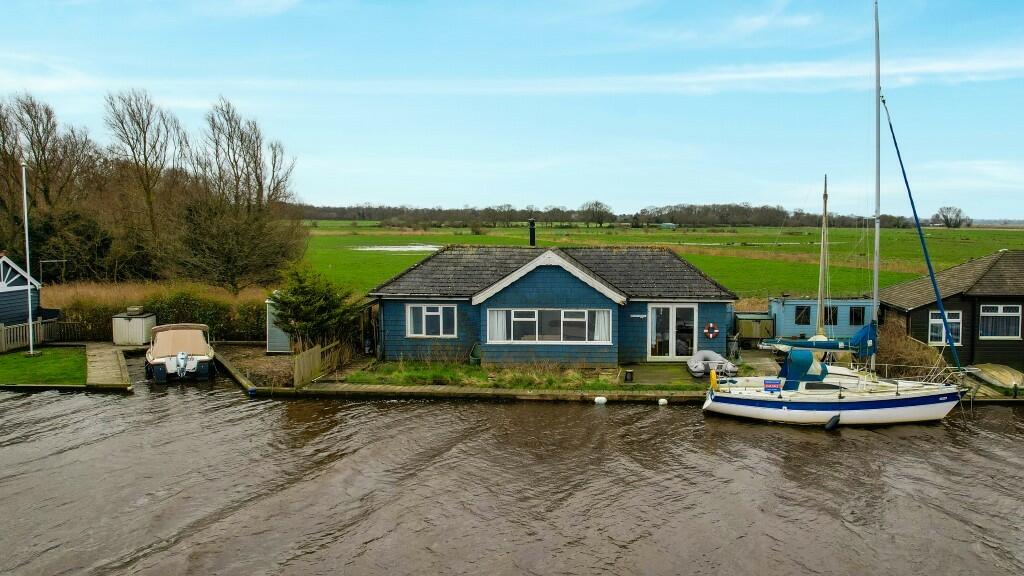 Main image of property: Riverside, NR29