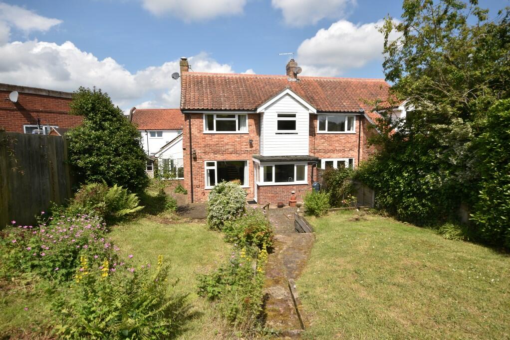 3 bedroom semidetached house for sale in Horning, NR12