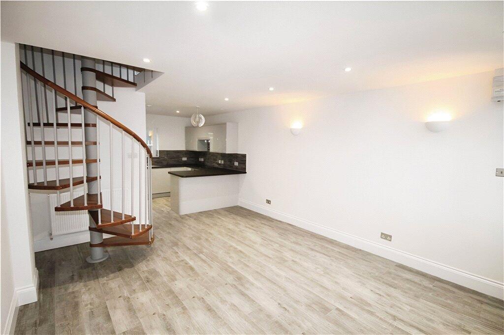 2 bedroom detached house for rent in Epsom Road, Croydon, CR0