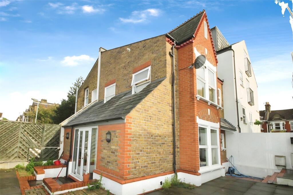 Main image of property: Earlsfield Road, London, SW18