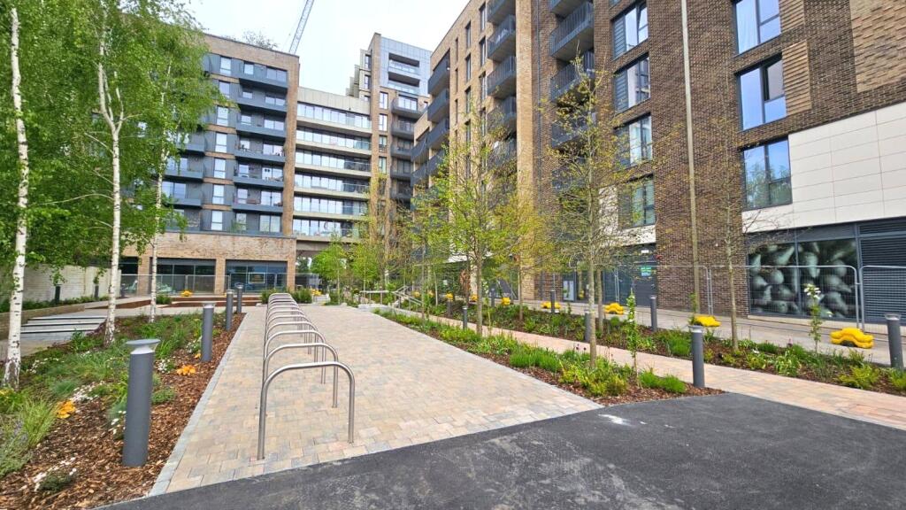 Main image of property: High Street, Staines-upon-Thames, Surrey, TW18