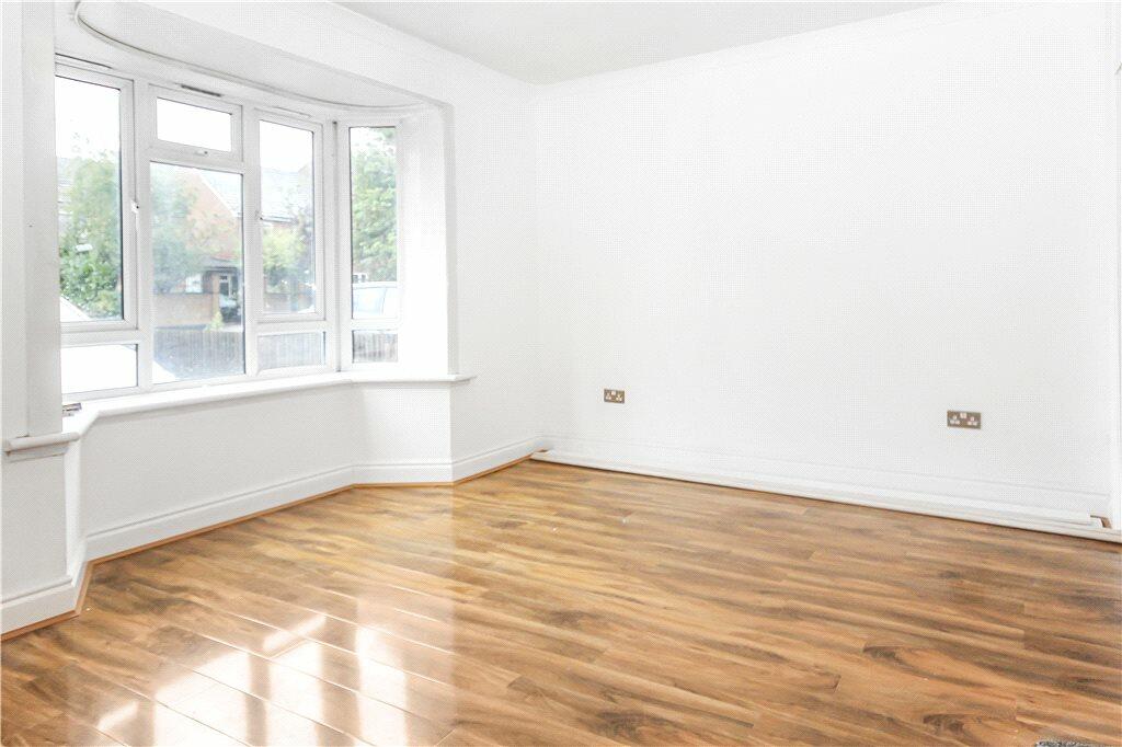 3 bedroom terraced house for rent in Carisbrooke Road, Mitcham, CR4