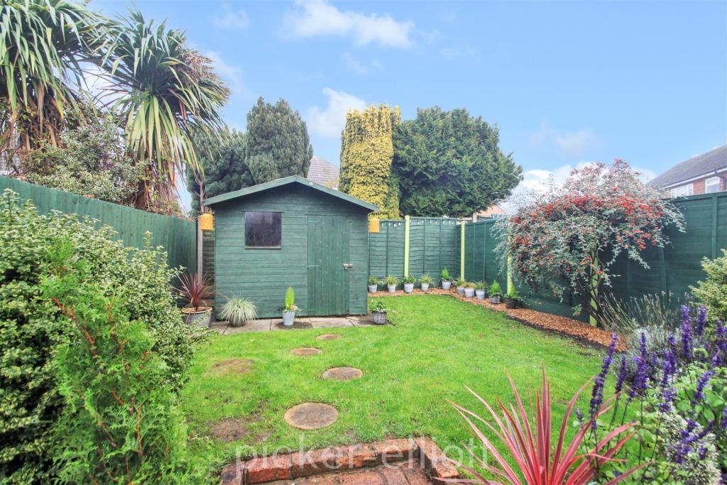 2 bedroom semidetached house for sale in Pipers End, Wolvey, LE10