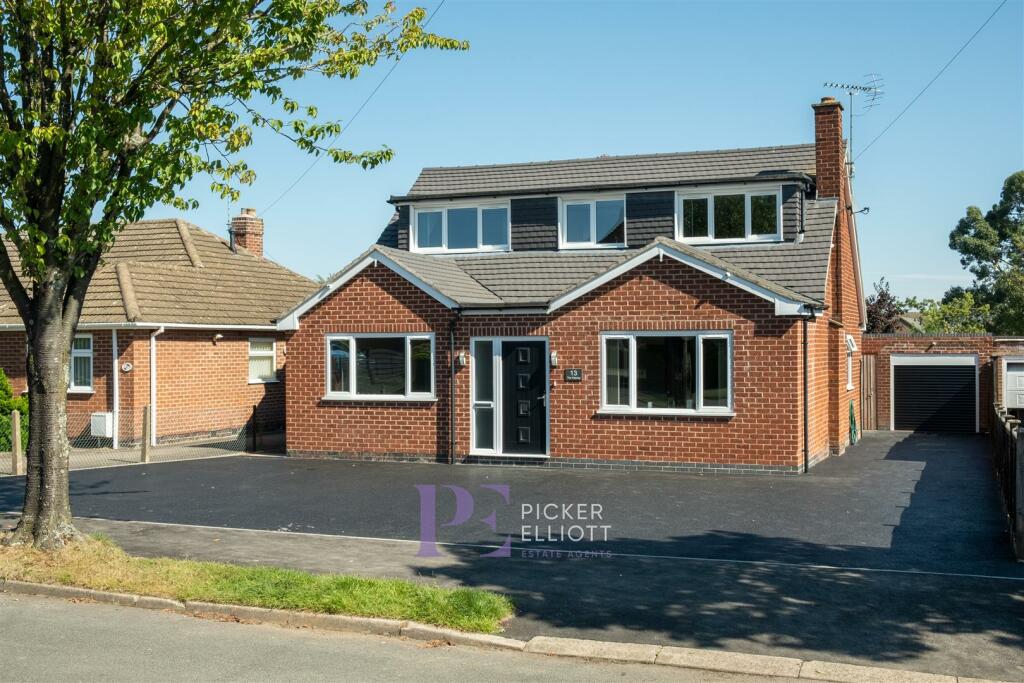 5 bedroom detached house for sale in The Fairway, Burbage, LE10